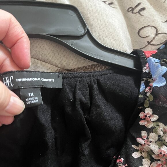 international concepts flower printed women blouse Size 1X - Picture 3 of 5